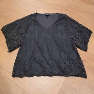 Daytrip Black Lace Short-Sleeve V-Neck Blouse Small